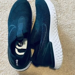 Nike Epic React black running shoes (1 pair)